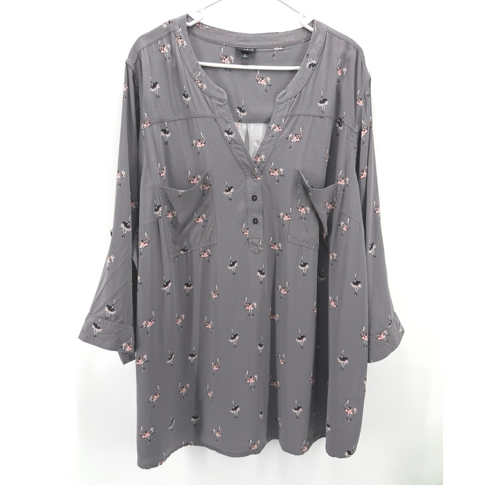 Torrid Harper Ostrich Print Blouse Women 5/5X Gray Roll Tab Sleeve Top Pullover